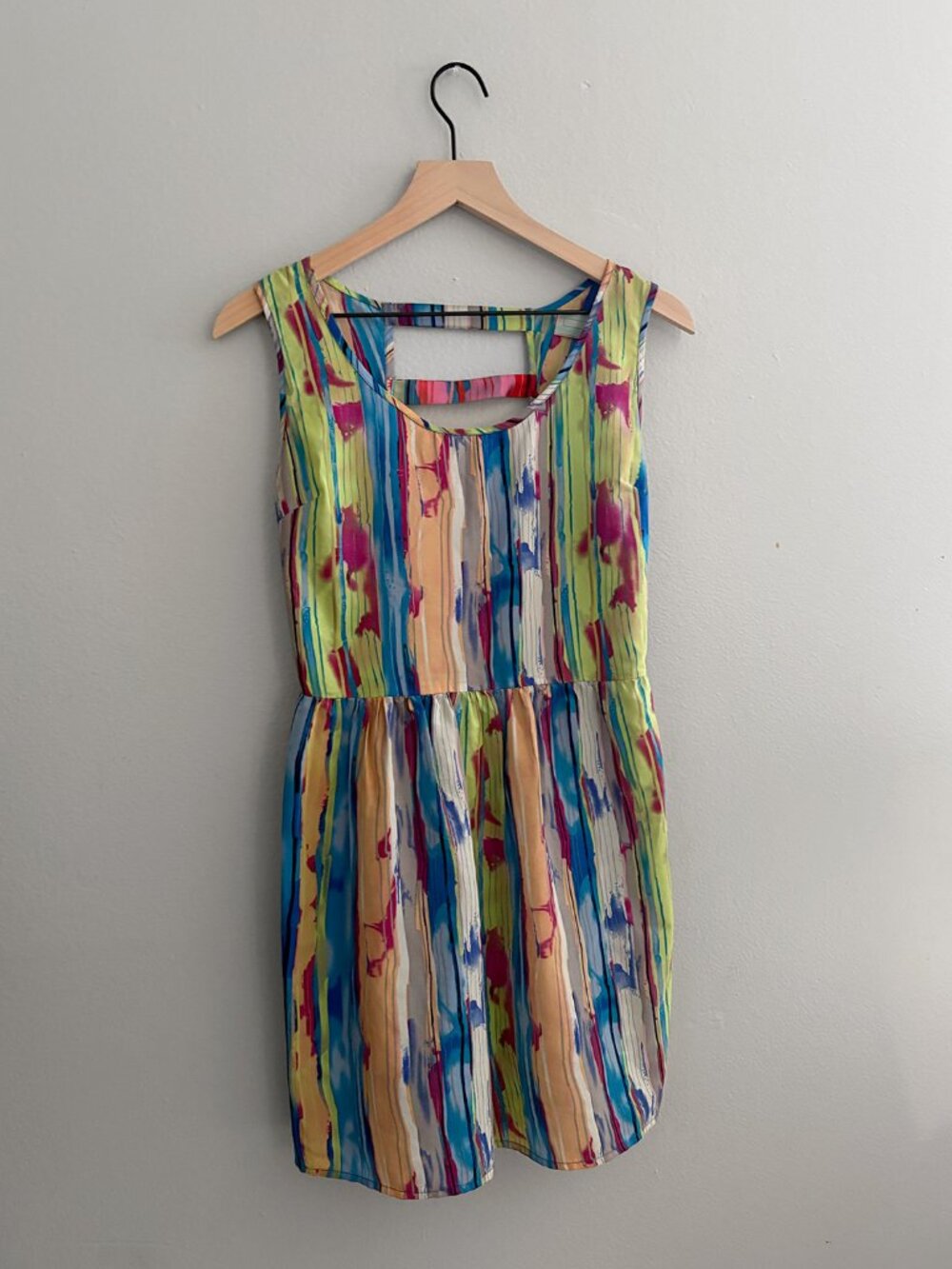 Colorful Stripe Print Dress – Open Back Cutout – Sleeveless Dress